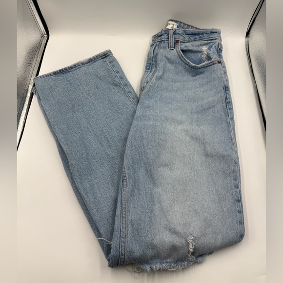 Abercrombie & Fitch Curve Love The 90s Relaxed High Rise Jean - Picture 2 of 8